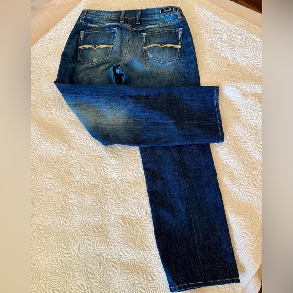 Lucky Brand Crop Jeans With Pocket Detailing. VINTAGE